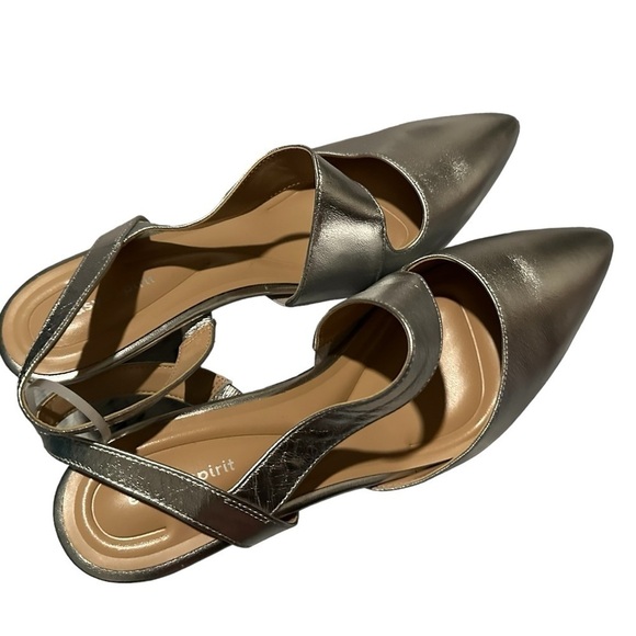 NEW Easy Spirit Recruit Slingback Pumps in Silver - Size 8W - Picture 3 of 7